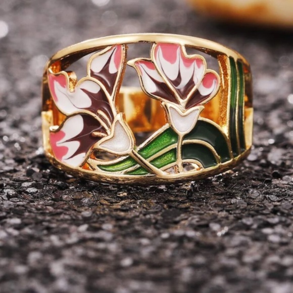 Goldtone Hollow Cut Floral Enamel Cuff Ring sz 6 - Picture 2 of 5